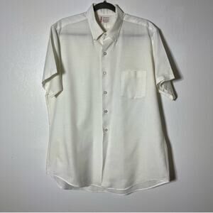 Vintage Towncraft, Short Sleeve Button Down Shirt. Size similar to a 16.5.